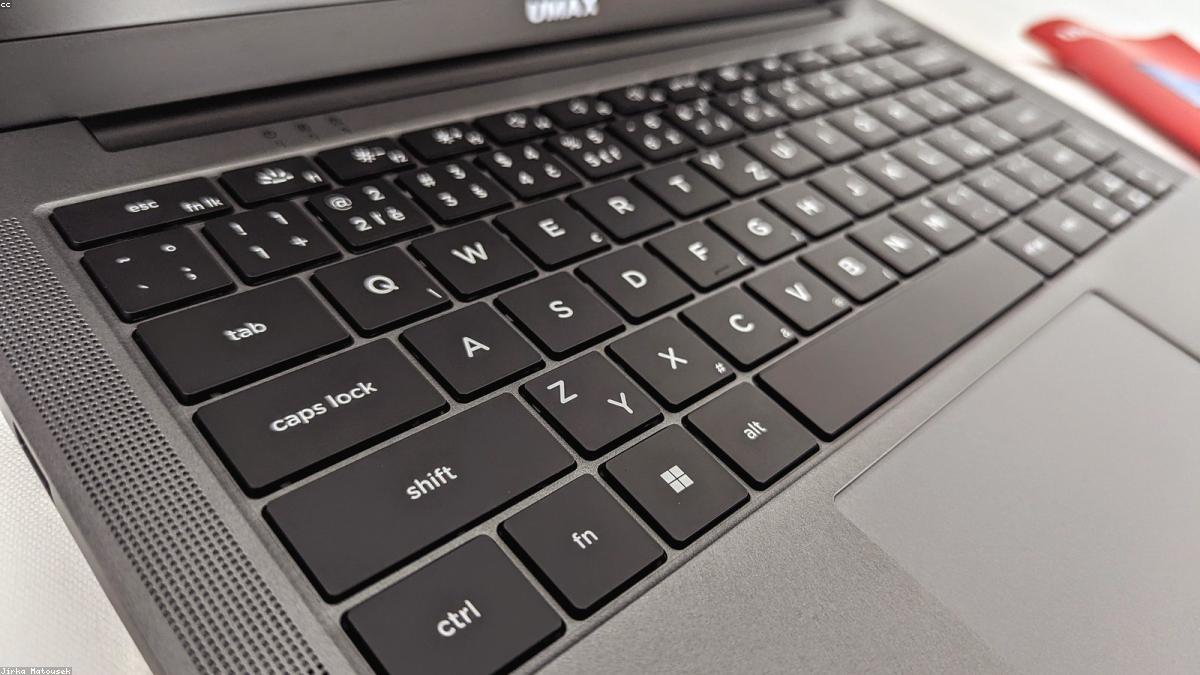 Laptop billentyűzet világít, de nem reagál – okok és megoldások
