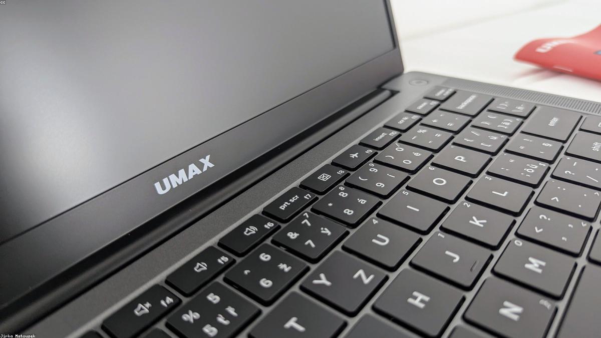 Laptop billentyűzet világít, de nem reagál – okok és megoldások